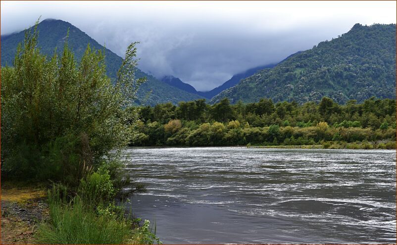 Puerto Montt - river 